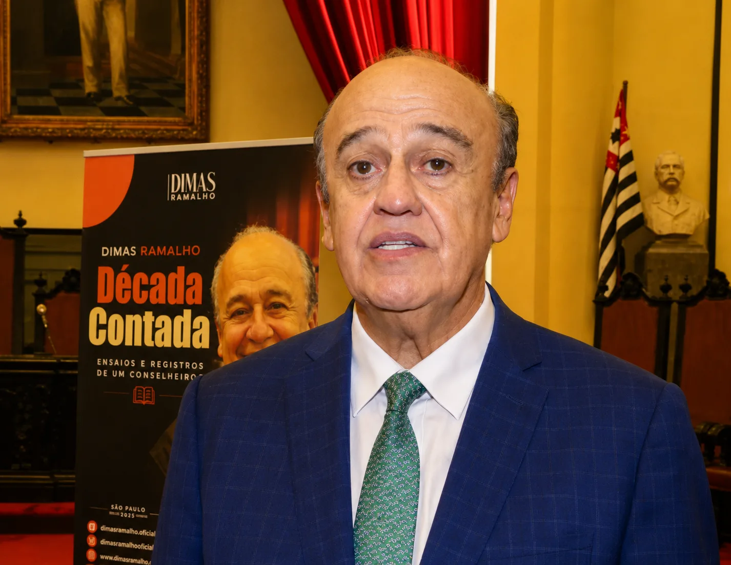 
  Dimas Ramalho lança livro com reflexões sobre democracia e controle público