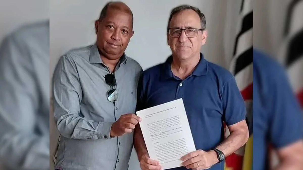 
  Ex-vereador Valmir Carrilho protocola pedido de cassação contra Fúlvio Zuppani