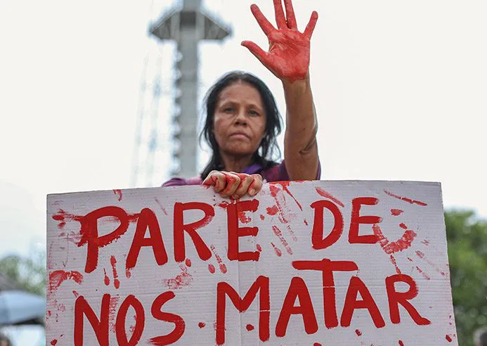 Lei mais dura, proteção ainda frágil: por que o feminicídio continua crescendo?