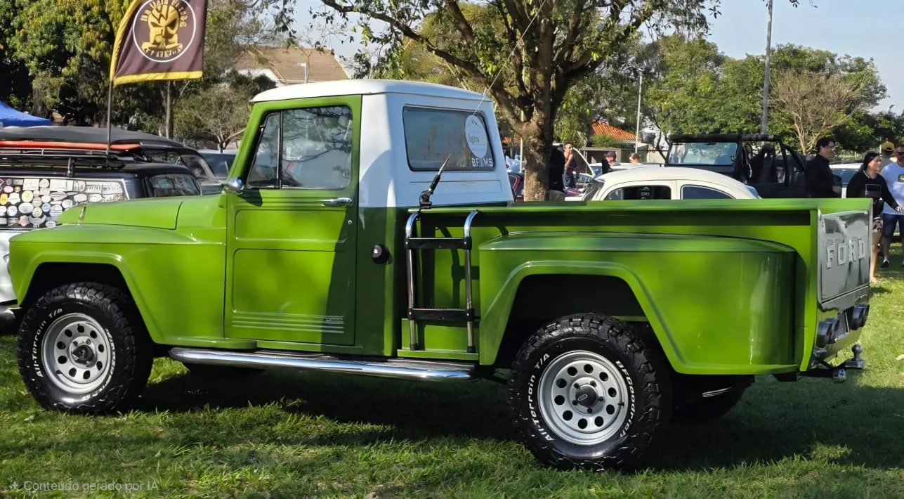 
  Carros antigos atraem grande público nas comemorações dos 134 anos