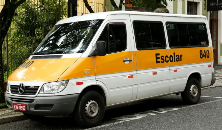 “Estamos no limite”: vans escolares podem parar por atraso nos pagamentos