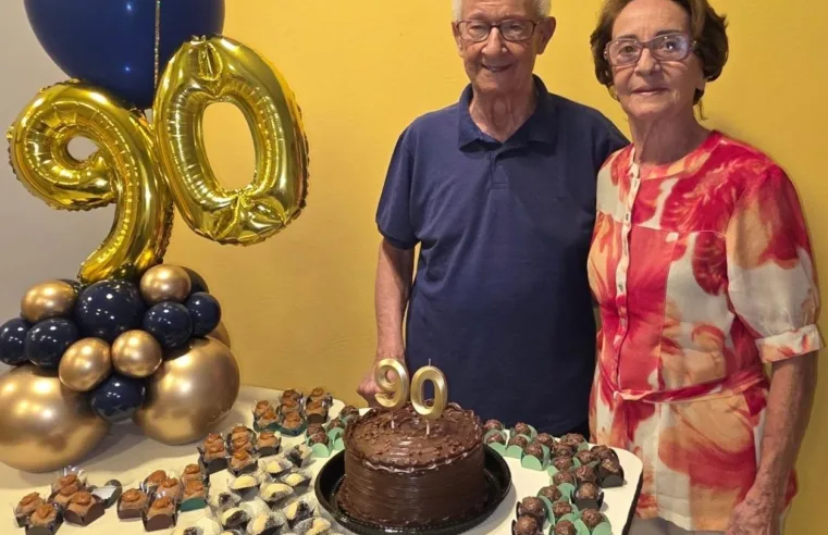 Hamilton Aiello comemora 90 anos cercado por familiares, amigos e profissionais da imprensa