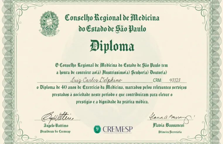 Dr. Delphino recebe homenagem do Cremesp por 40 anos de Medicina
