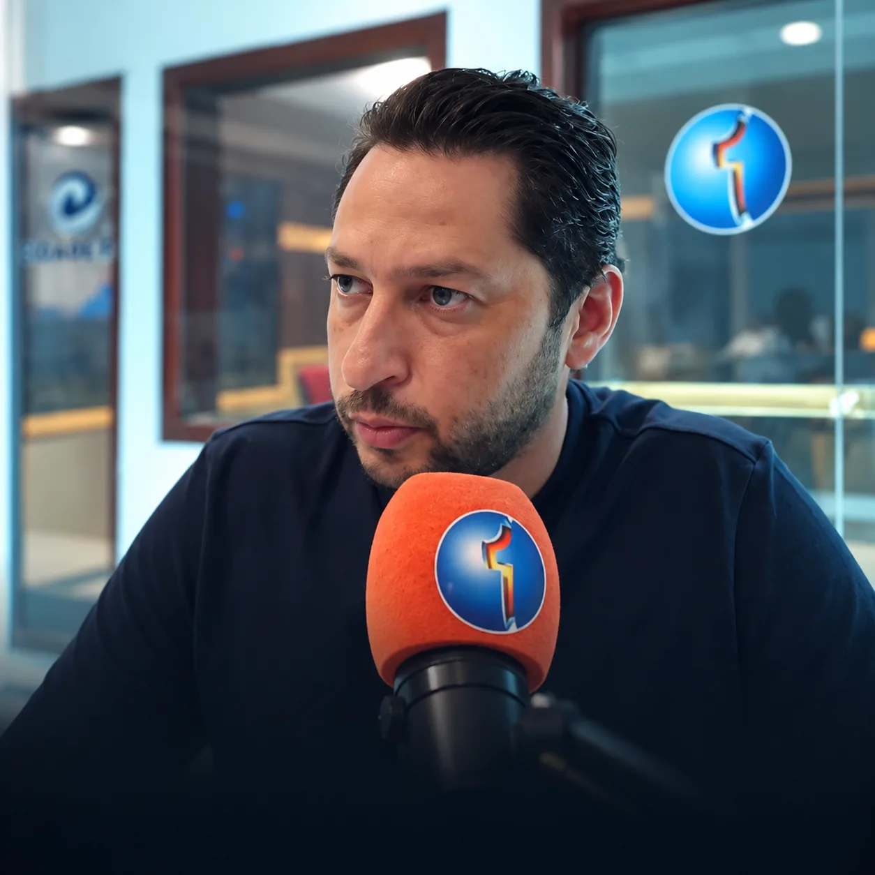 
  Marco Vinholi participa de entrevista na Canal Um FM