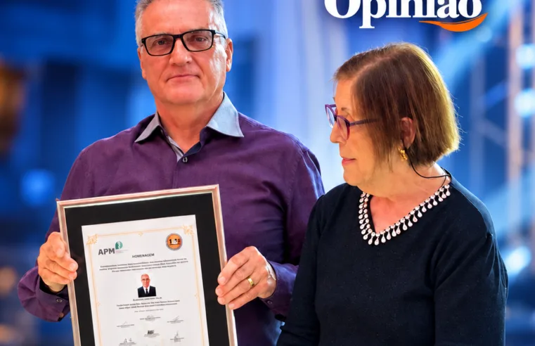 46 anos de medicina: Dr. Renato e Dra. Nustaz recebem homenagem