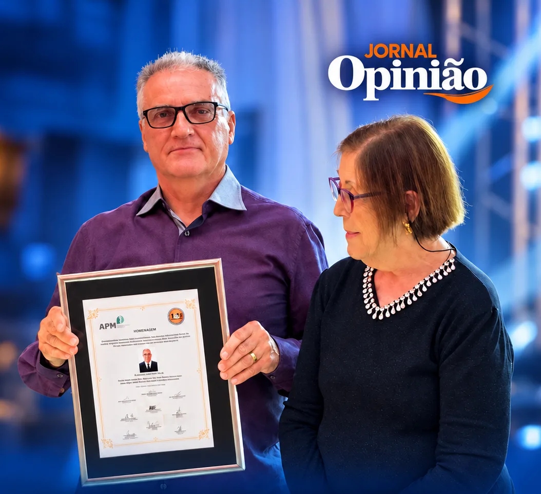 
  46 anos de medicina: Dr. Renato e Dra. Nustaz recebem homenagem